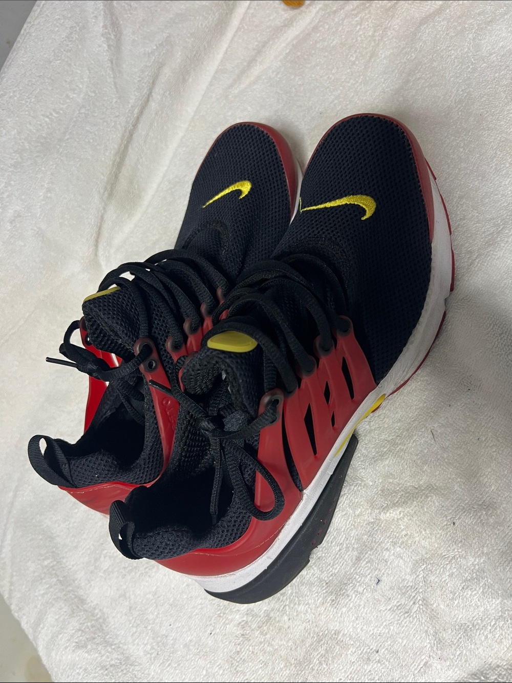 Nike Men's Black, Red and Yellow Athletic Shoes